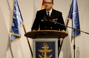 Presse- und Informationszentrum Marine: Inspekteur der Marine: "Erstmals seit 1990 wachsen deutsche Streitkräfte wieder!"