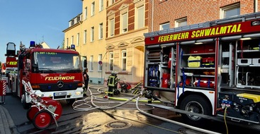 FFW Gemeinde Schwalmtal: FFW Schwalmtal: Wohnungsbrand in Mehrfamilienhaus - Küchenbrand schnell unter Kontrolle