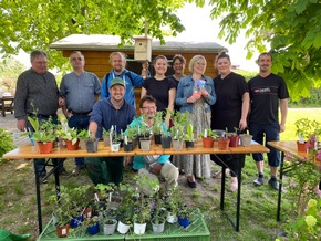 Letzter Aufruf 📣: Bundesweit naturnah gestaltete Balkons, Gärten und Firmengelände gesucht 🌸 🐝 🏆