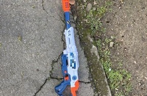 Polizeipr&auml;sidium S&uuml;dosthessen: POL-OF: Spielzeuggewehr l&auml;sst Polizei ausr&uuml;cken