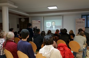Stadt Qingdao: Veranstaltung "Einzug Qingdaoer Produkte des immateriellen Kulturerbes - Scherenschnitt in Regensburg, Deutschland" fand statt