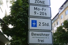 R+V24: Aktuelle R+V24-Umfrage (Mit Bild) / Falsch gedeutet: Verkehrsschilder-Kombinationen bereiten Deutschen Kopfzerbrechen