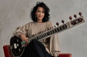 Sharjah Government Media Bureau: Global Legends vereint: Rahman, Shankar und Mathlouthi lassen das Tanweer Festival 2025 erstrahlen / Sharjah festigt seine Rolle als internationale Bühne für Musik, Kunst und Kultur