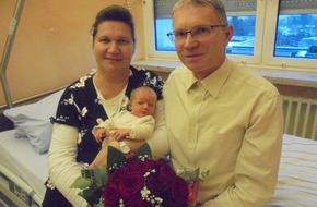 Alexianer-Verbund: PRESSEMITTEILUNG 15. Kind im Herz-Jesu-Krankenhaus Dernbach geboren