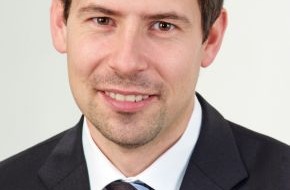 ÖKOWORLD AG: ÖKOWORLD holt weiteren Finanzmarktanalysten an Bord / Tobias Geyer verstärkt seit dem 1. November 2010 das Analysten-Team in Luxemburg (mit Bild)