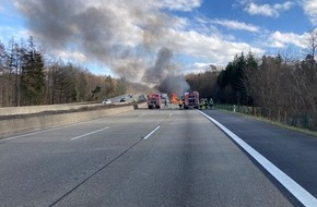 Polizeipräsidium Osthessen: POL-OH: Sattelzug gerät aus ungeklärter Ursache in Brand