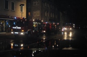 Polizeiinspektion Hameln-Pyrmont/Holzminden: POL-HOL: Rauchmelder rettet vier Hausbewohnern das Leben / Großeinsatz der Feuerwehr in Stadtoldendorf