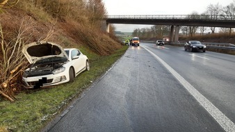 Polizeidirektion Kaiserslautern: POL-PDKL: A62/Kusel, Blitzeis macht Autofahrern zu schaffen