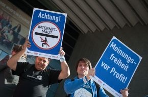 Campact e.V.: 170.000 zeichnen Appell für Netzneutralität - Campact überreicht Unterschriften in Brüssel