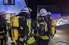 Feuerwehr der Stadt Arnsberg: FW-AR: Feuerwehr zu Schornsteinbrand alarmiert