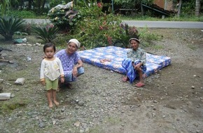 Caritas international: Erdbeben Sumatra: Größte Schäden auf dem Land / Caritas-Mitarbeiter berichten von vollkommen zerstörten Dörfern, deren Bewohner bislang ganz auf sich gestellt sind (mit Bildmaterial)