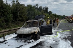 Feuerwehr Ratingen: FW Ratingen: Brennender Pkw auf der BAB 52