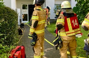 Feuerwehr Bergisch Gladbach: FW-GL: Wohnungsbrand in Mehrfamilienhaus im Stadtteil Paffrath von Bergisch Gladbach