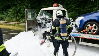 FW-DO: Fahrzeugbrand auf der B236 - Ersthelfer aus Bremen verhindern Schlimmeres