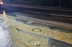 Freiwillige Feuerwehr Werne: FW-WRN: Wasserrohrbruch sorgt f&uuml;r Sch&auml;den am Gehweg