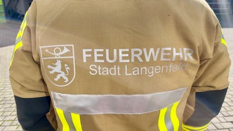 FW-Langenfeld: Neue Dienstkleidung für die Feuerwehr