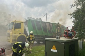 Freiwillige Feuerwehr der Stadt Goch: FF Goch: Feuer in Sperrmüll-Wagen