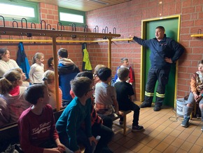 FW-WRN: Brandschutzfrüherziehung der 3. Klassen an der Wiehagenschule