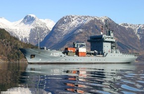 Presse- und Informationszentrum Marine: NATO-Flaggschiff auf Heimatkurs. Tender "Rhein" kehrt nach sechs Monaten heim.