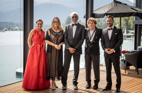 Morgan Freeman übergibt Oscars der Luftfahrt in der scalaria
