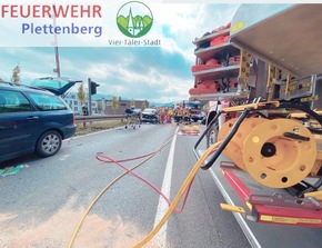 FW-PL: Schwerer Verkehrsunfall vor Hestenbergtunnel - Vier Verletzte bei Kollision