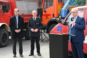 FW Stuttgart: Übergabe von Feuerwehrfahrzeugen und Schutzkleidung an die Solidaritätspartnerstadt Chmelnyzkyj (Ukraine)