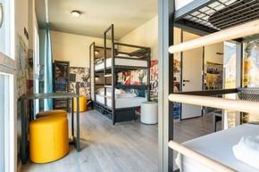 Ein Hoch auf a&amp;o-Tiefpreise: 12 Euro fürs Bett, Wochenende für die Familie, Club für Prozente – Sparvorteile im Überblick