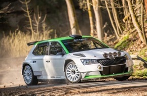 Skoda Auto Deutschland GmbH: Modernisierter SKODA FABIA R5 nach erfolgreicher Homologation bereit für die Piste (FOTO)