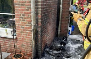 Feuerwehr Ratingen: FW Ratingen: M&uuml;lltonnen gehen in Flammen auf