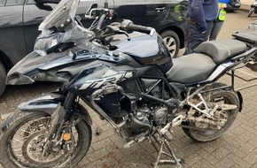 Polizei Rheinisch-Bergischer Kreis: POL-RBK: Bergisch Gladbach - 17-J&auml;hriger mit Sozius unter BtM-Einfluss auf Motorrad unterwegs - Mehrere Strafanzeigen aufgenommen