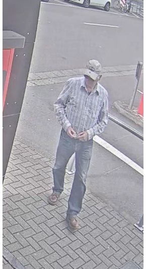 POL-SBR-STADT: Unbekannter Mann spritzt ätzende Flüssigkeit in Kassenautomaten von Parkplätzen in Saarbrücken - Öffentlichkeitsfahndung nach Sachbeschädigung und gefährlicher Körperverletzung