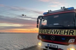 Feuerwehr Bremerhaven: FW Bremerhaven: Person in der Weser