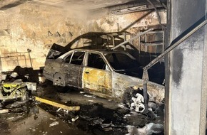 Feuerwehr Remscheid: FW-RS: Brennt PKW in Garage. Feuerwehr konnte Brandausbreitung auf das gesamte Geb&auml;ude verhindern.