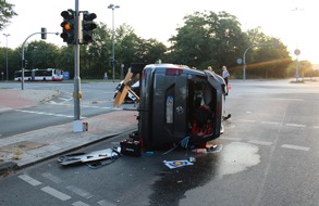 Polizei Gelsenkirchen: POL-GE: Schwerer Verkehrsunfall in Erle - zwei Personen verletzt