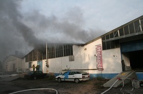 Polizeipräsidium Trier: POL-PPTR: Brand einer Lagerhalle verursacht Sachschaden in sechsstelliger Höhe