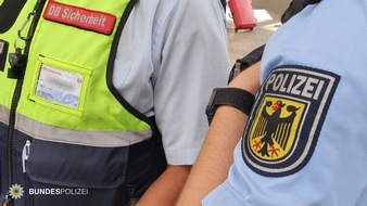 Bundespolizeidirektion München: Bundespolizeidirektion München: Weil er zu laut telefonierte / Mann schlägt Mitreisenden in S-Bahn