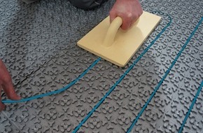 Gutjahr Systemtechnik GmbH: Gutjahr-Fußbodenheizung: Dünnschichtiger Aufbau gegen explodierende Energiepreise