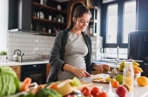 IFEMEDI: Vegane Ernährung in Schwangerschaft und Stillzeit - Auf ausreichende Versorgung mit Vitamin B12 und Jod achten