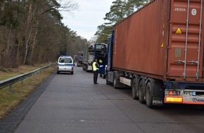 Polizeiinspektion Nienburg / Schaumburg: POL-NI: Nienburg-Großkontrolle des Schwerlastverkehrs an der B 6 in Langendamm