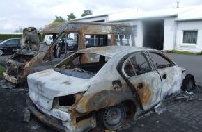 Polizeiinspektion Cuxhaven: POL-CUX: Autos in Brand gesetzt: Versicherer setzt 500 Euro Belohnung aus (Foto) + Einbruch in Loxstedt