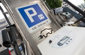 Scout24 Schweiz AG: La branche automobile croit aux voitures électriques alors que les particuliers se montrent encore réticents