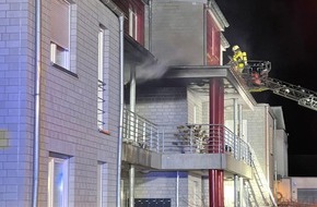 Feuerwehr Grevenbroich: FW Grevenbroich: Erstmeldung: Ein Toter und zwei Verletzte nach Wohnungsbrand in Grevenbroich-Allrath