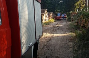 Freiwillige Feuerwehr Bedburg-Hau: FW-KLE: Waldbrand in Entstehungsphase gelöscht/ Freiwillige Feuerwehr Bedburg-Hau mahnt dringend zur Vorsicht!