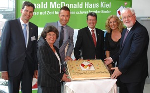 McDonald's Kinderhilfe Stiftung: Hilfe für kranke Kinder / McDonald´s Kinderhilfe Stiftung feiert 20-jähriges Jubiläum des 1. deutschen Ronald McDonald Hauses mit Ministerpräsident Peter Harry Carstensen, Bettina Tietjen und Kai Pflaume