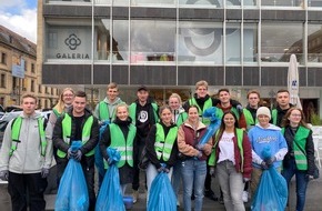 tegut... gute Lebensmittel GmbH & Co. KG: Presseinformation: Erfolgreicher World Clean-up Day bei tegut... - 15 fleißige Lernende aus Fulda mit dabei