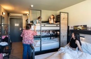 a&o HOTELS and HOSTELS: a&o-Umfrage zum Reiseverhalten: Preis, Energie und Weltlage geben Ton an &ndash; Europa statt Fernreise, Citytripp statt Traumurlaub