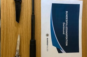 Bundespolizeidirektion Sankt Augustin: BPOL NRW: 3 Stunden 3 Waffen - Bundespolizisten stellen im Hbf Gelsenkirchen mehrere Waffen sicher