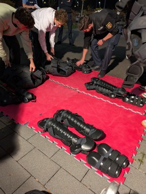 POL-PPTR: Von Drogendelikten bis Täterfestnahme: 2. Landesweite &quot;Crime-Night&quot; begeistert Besucherinnen und Besucher