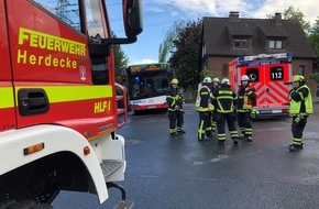 Feuerwehr Herdecke: FW-EN: 18-jähriger Radfahrer von Bus erfasst