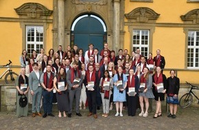Universit&auml;t Osnabr&uuml;ck: Uni Osnabr&uuml;ck: 52 Doktorinnen und Doktoren in der Schlossaula und im Rathaus geehrt